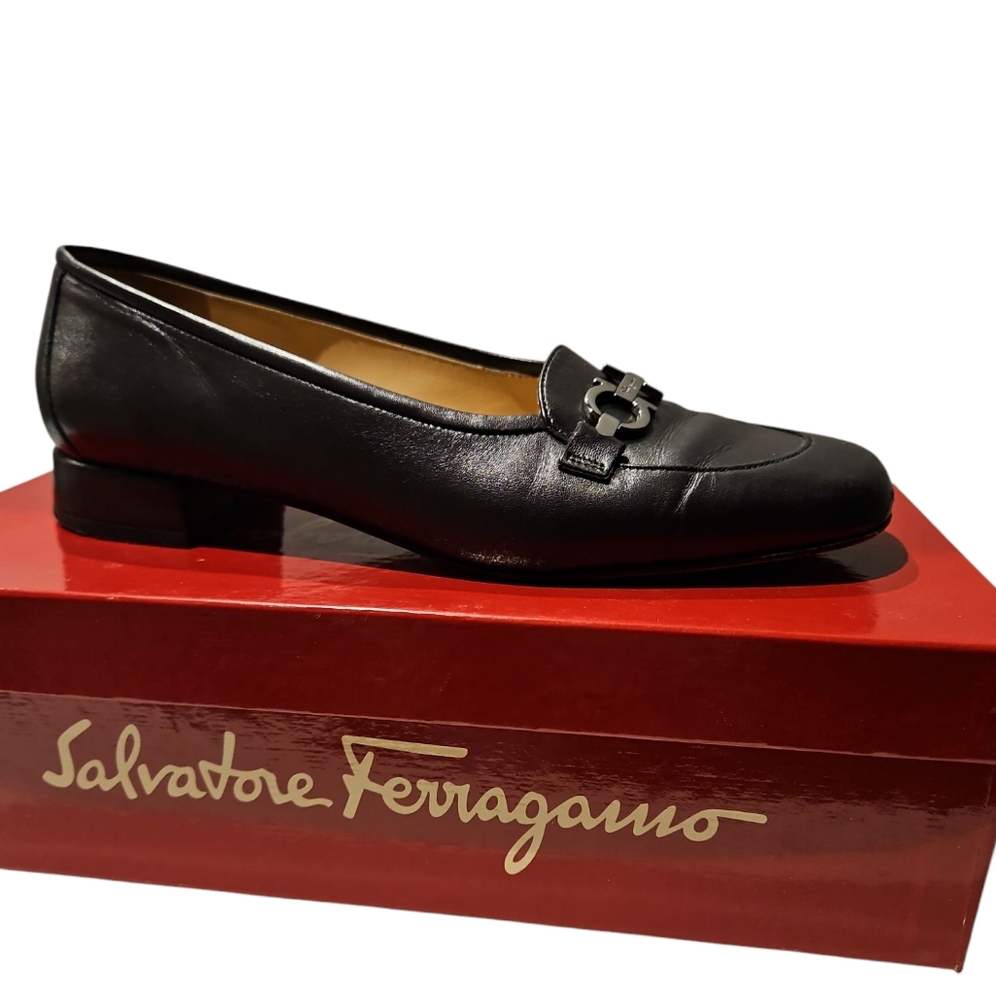 Salvatore Ferragamo Women's Black Loafers Size 8